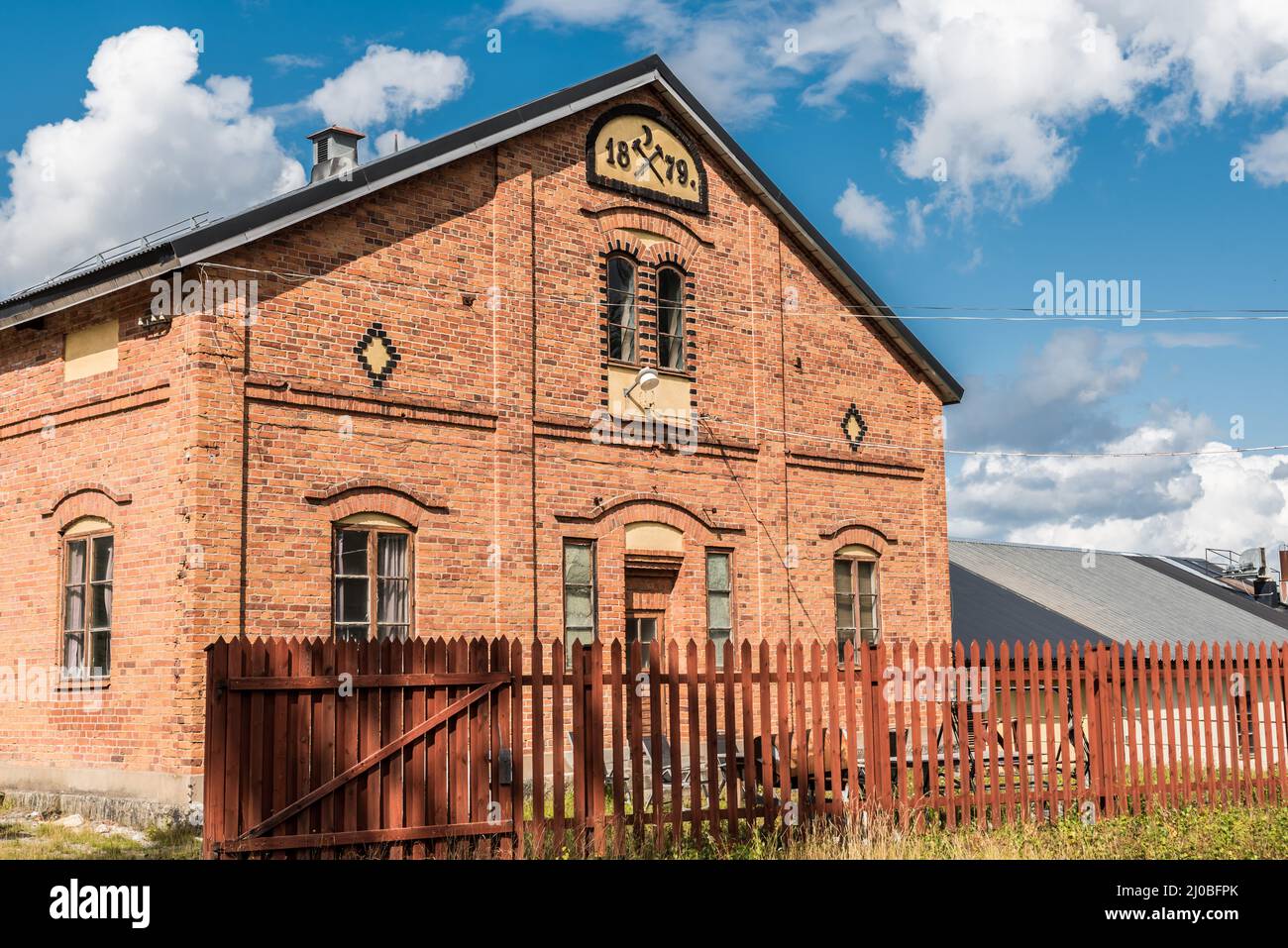 Sala Silvergruva, Vastmanlands Lan - Schweden - 08 07 2019 Häuser und Silberbergwerk am Industriedenkmal Stockfoto