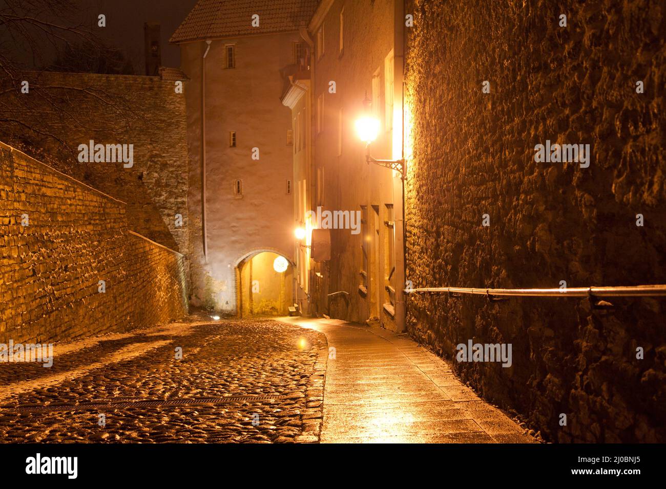 Nachtansicht von Tallinn an Silvester, Estland Stockfoto