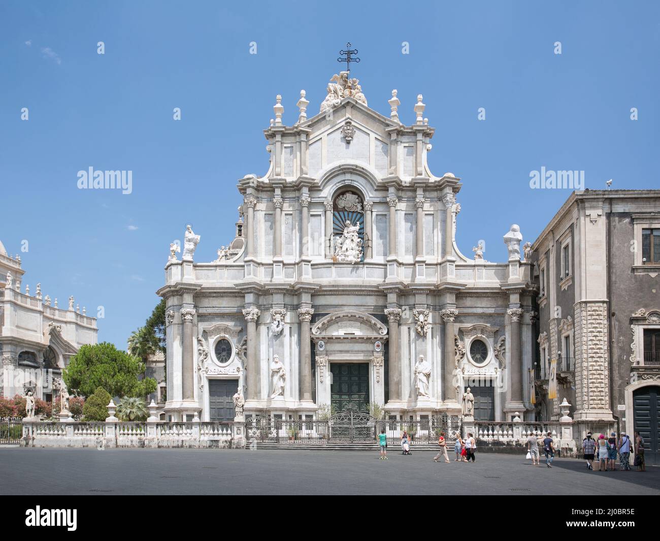 Piazza del Duomo in Catania mit der Kathedrale Santa Agatha in Catania auf Sizilien, Italien Stockfoto