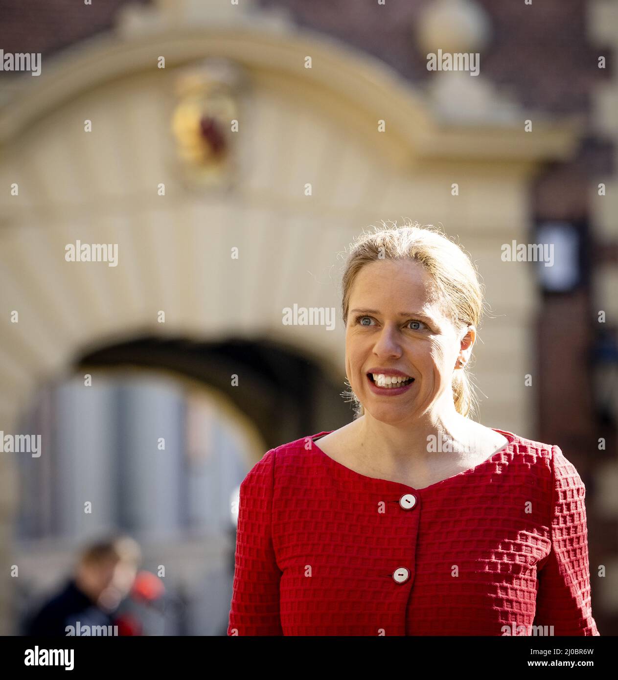 DEN HAAG - Carola Schouten, Minister voor Armoedebeleid, Participatie en Pensioenen, bij aankomst op het Binnenhof voor de wekelijkse ministerraad. ANP SEM VAN DER WAL Stockfoto