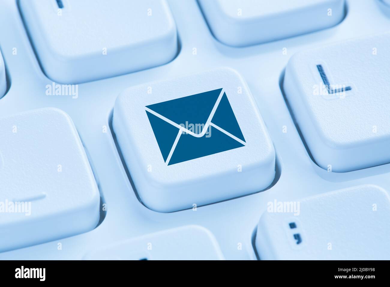 E-Mail E-Mail-Brief senden Internet-Computer-Tastatur blau Stockfoto