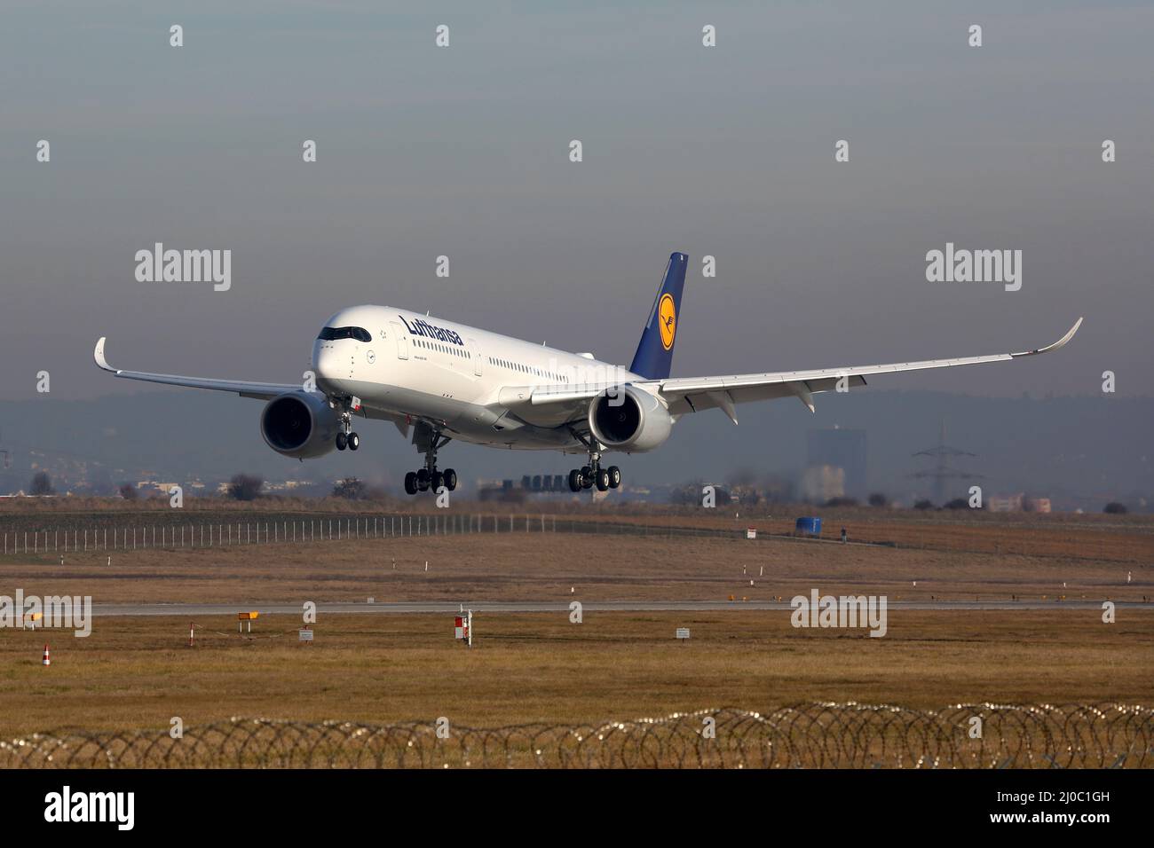 Lufthansa Airbus A350 Flugzeuge Stuttgart Airport Stockfoto