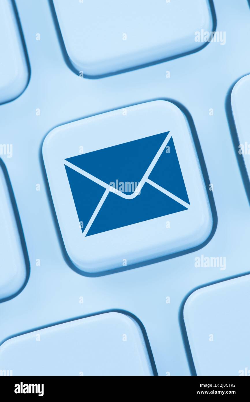 E-Mail E-Mail Brief senden online Internet Computer Stockfoto