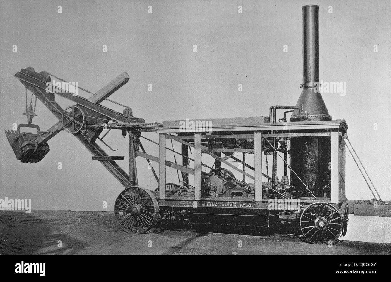 Eine Dampfschaufel mit Traktionsrad, gebaut von der Vulcan Iron Works Company, Toledo. Schwarzweiß-Foto Stockfoto