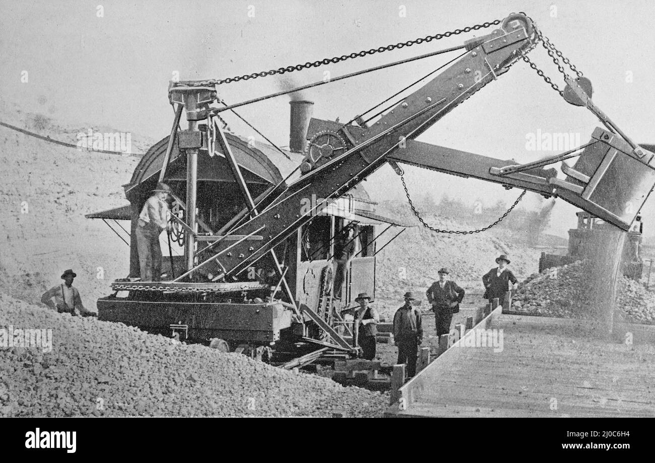 Eine Barnhart-Schaufel, die von der Marion Steam Shovel Company gebaut wurde; Schwarz-Weiß-Fotografie, aufgenommen um 1890s Stockfoto