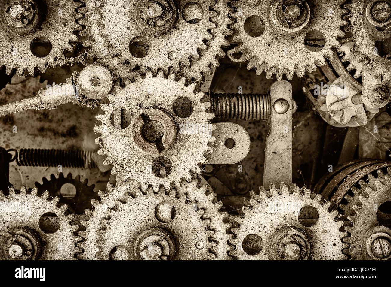 Retro-Stil Bild des Innenwerks einer alten Maschine mit Zahnrädern und Zahnrädern Stockfoto
