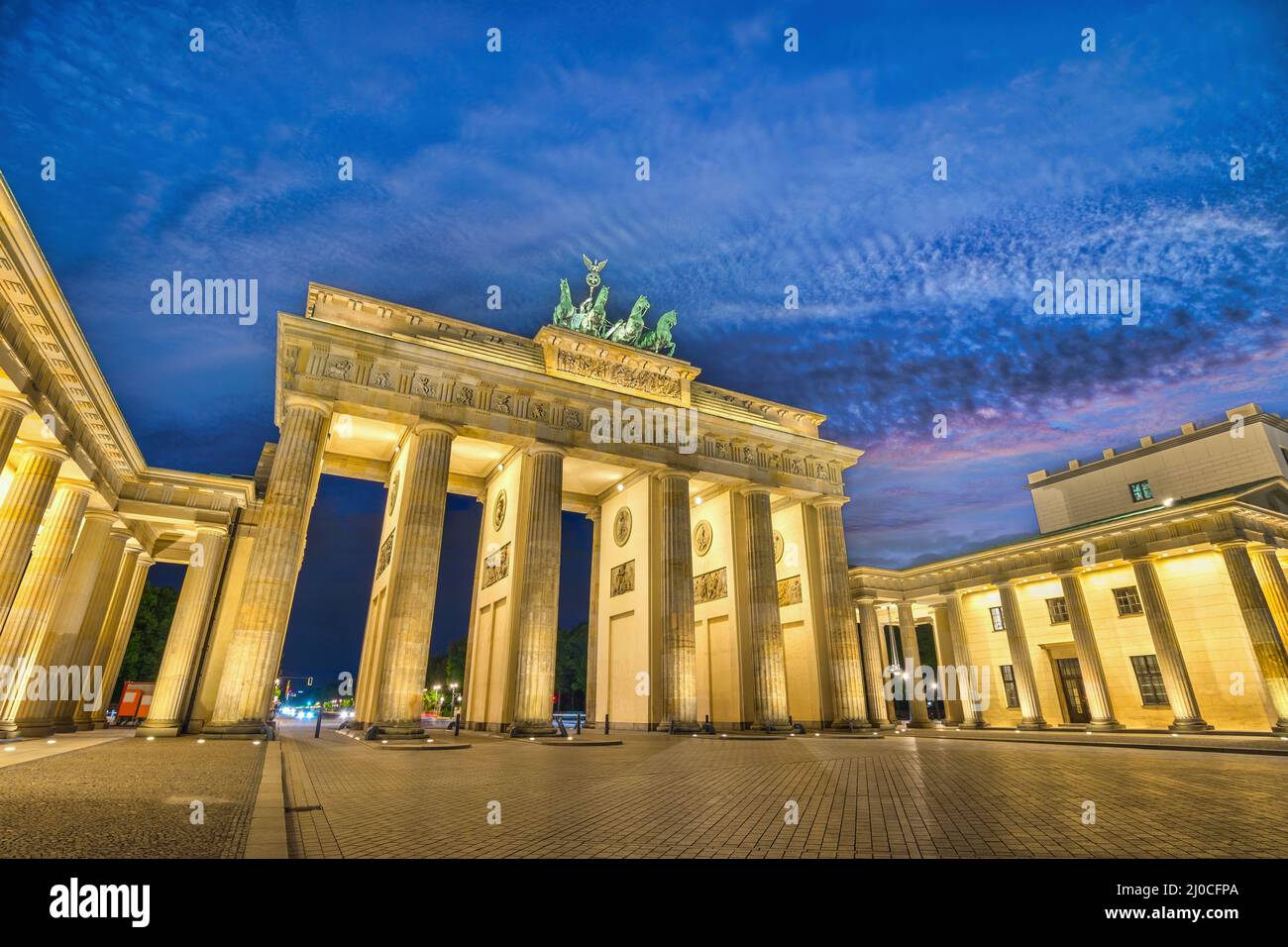Berlin Deutschland, nächtliche Skyline der Stadt am Brandenburger Tor (Brandenburger Tor) Stockfoto