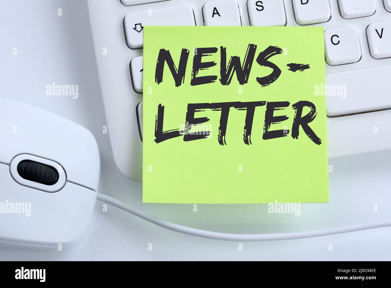 Newsletter bestellen im Internet für Business Concept Marketing Kampagne Maus Stockfoto