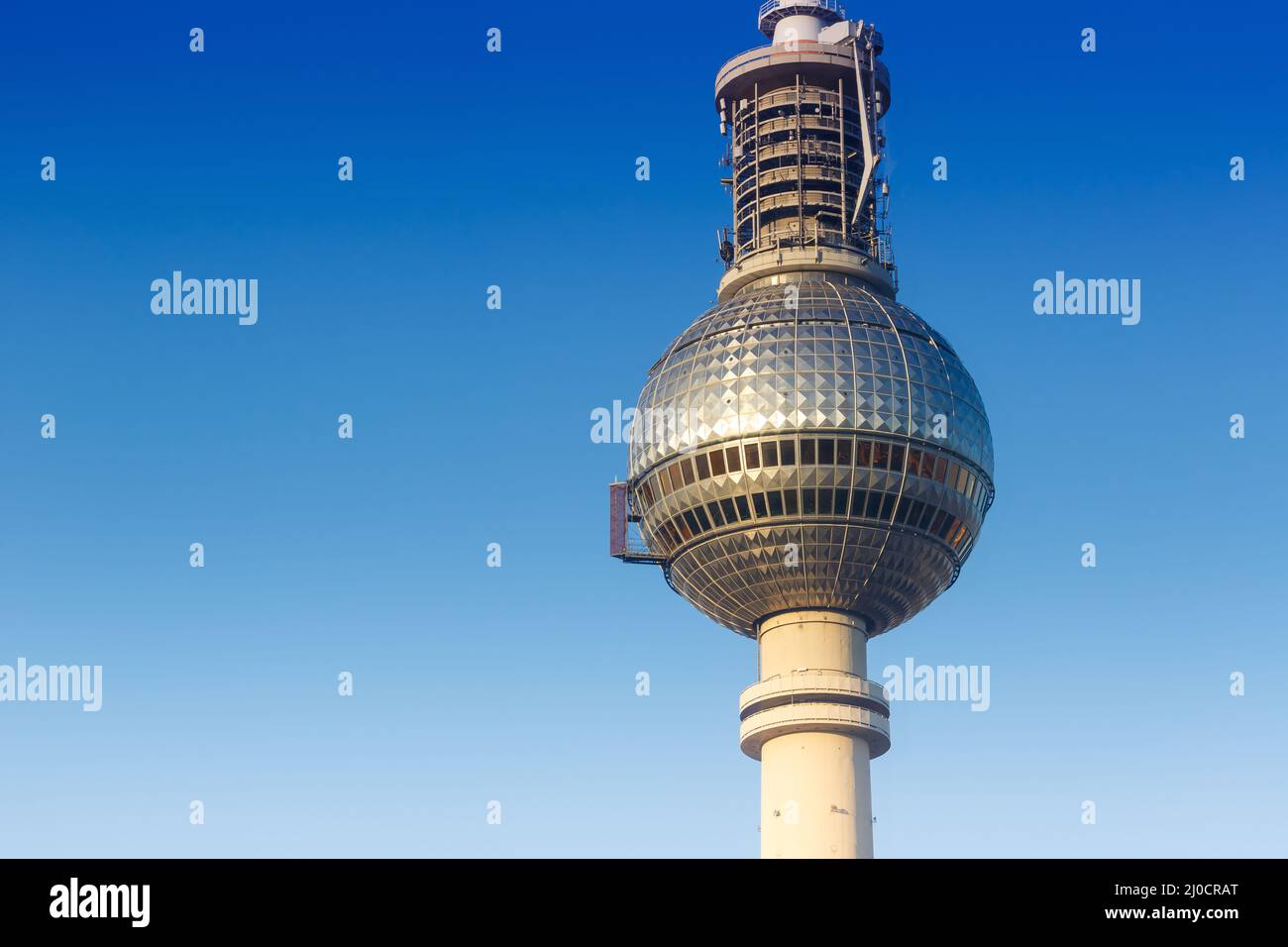 Berliner Fernsehturm blauer Himmel Text Freiraum deutschland Stockfoto