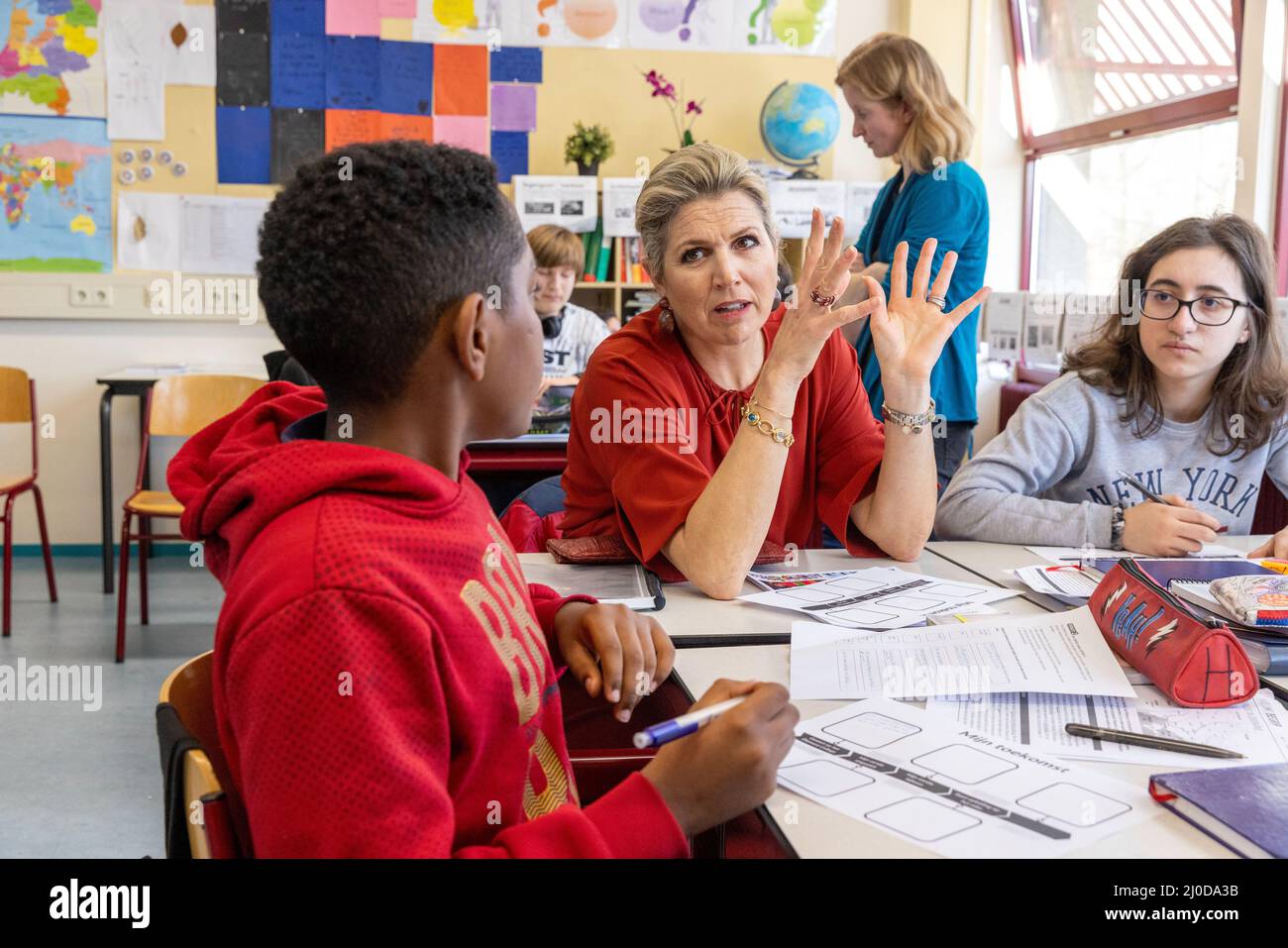 Königin Maxima der Niederlande bei einem Besuch der Schulen Vuurvlinder