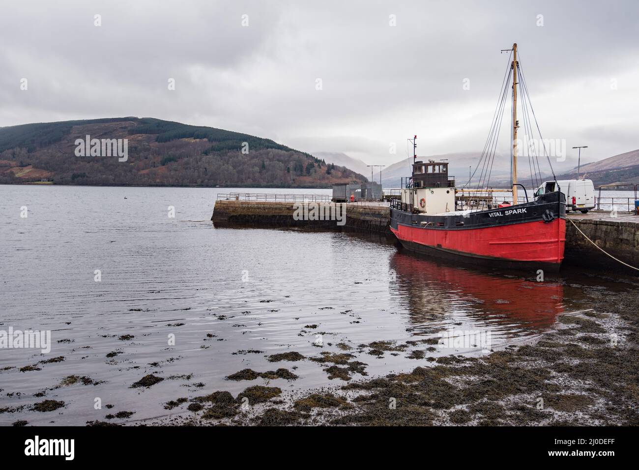 Inverary Argyll mit Blick auf das ruhige Wasser von Loch Fyne Stockfoto