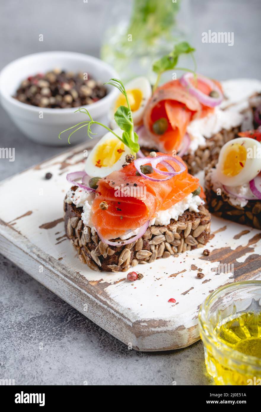 Scandinavian Open konfrontiert Sandwich Stockfoto