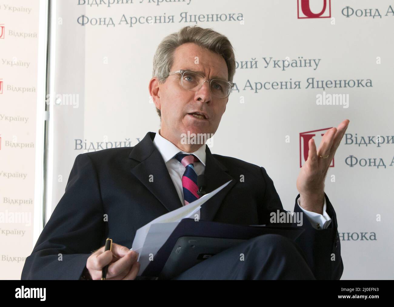 Der US-Botschafter in der Ukraine Geoffrey R. Pyatt sagte während der Veranstaltung des Discussion Club Open World am 26. Juli 2016 in Kiew, Ukraine. Stockfoto
