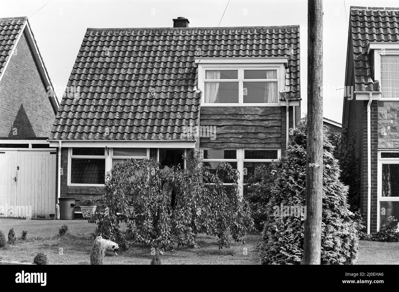 Joseph Parker, Ehemann der Pockenverdächtigen Janet Parker, beschränkt sich auf sein Haus in Kings Norton, Birmingham. 25.. August 1978. Stockfoto