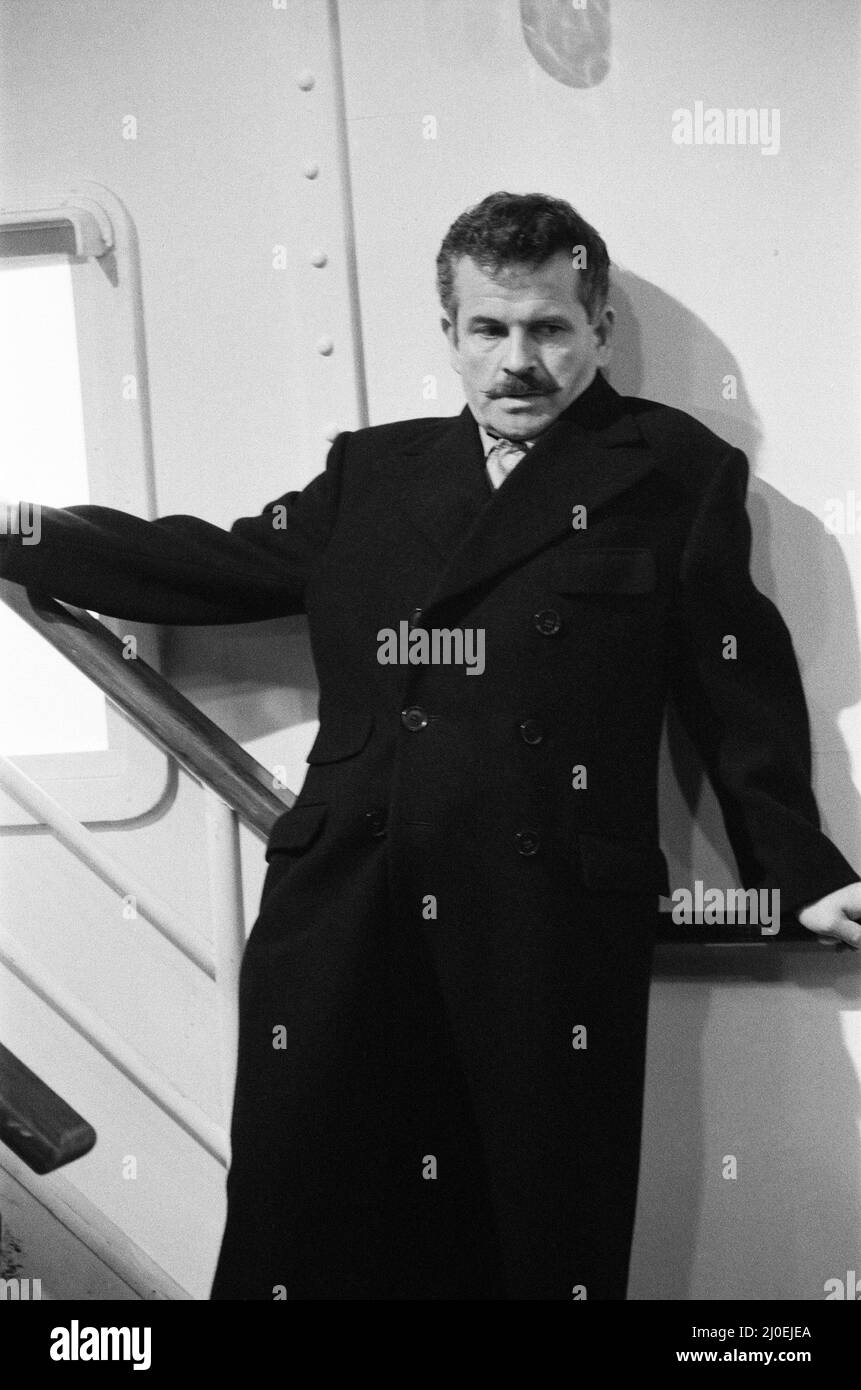 Die Dreharbeiten von „S.O.S. Titanic“ in den Shepperton Studios. Im Bild Ian Holm, der die Rolle des „Besitzers“ J Bruce Ismay spielt. 11.. April 1979. Stockfoto