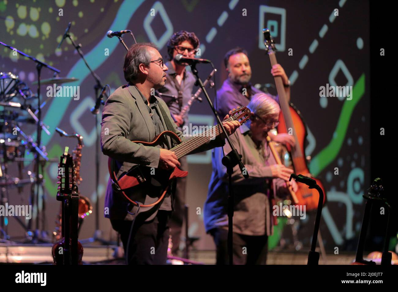 17. März 2022, Rom, Latium, Italien: Gli Inti Illimani, eine chilenische historische Gruppe, mit dem Singer-Songwriter Giulio Wilson in ''Vale La Pena Tour''' 2022 im Auditorium Parco della Musica in Rom. (Bild: © Daniela Franceschelli/Pacific Press via ZUMA Press Wire) Stockfoto