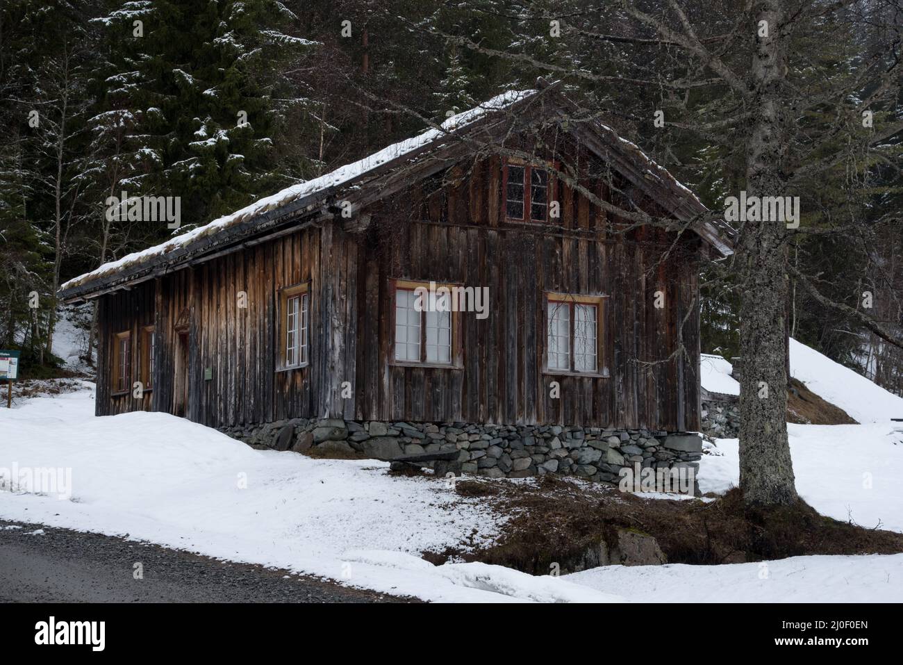 Das Vest-Telemark Museum zeigt alte Bauernhäuser aus Telemark in Norwegen. Stockfoto