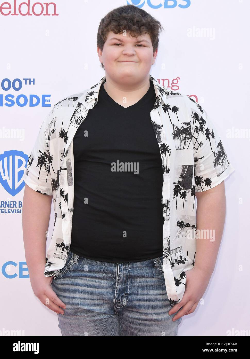 Wyatt McClure kommt zur Premiere von Warner Bros. 100. Episode of YOUNG