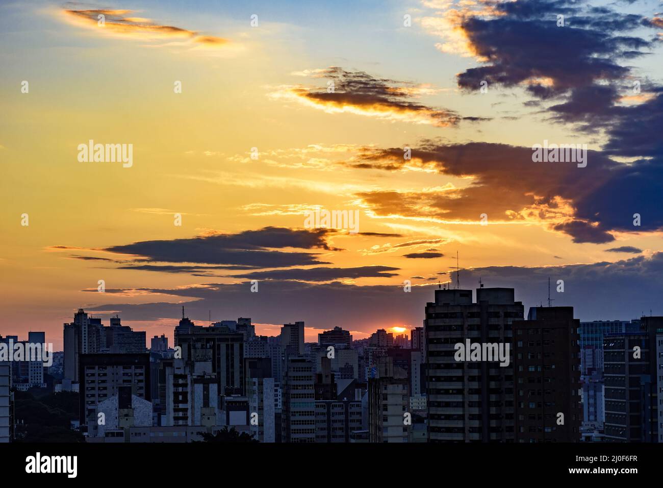 Stadt Belo Horizonte in Minas Gerais bei Sonnenuntergang Stockfoto