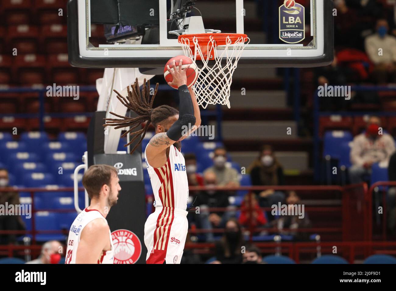 Mailand, Italien, Italien. 13. März 2022. Italien, Mailand 13 2022. märz: Adrian Banks (Triester Garde): Defensive Erholung im 2.. Quartal während des Basketballspiels A/X Armani Milan gegen Allianz Trieste, Lega Basket A 2021-2022 day22 (Bildnachweis: © Fabrizio Andrea Bertani/Pacific Press via ZUMA Press Wire) Stockfoto