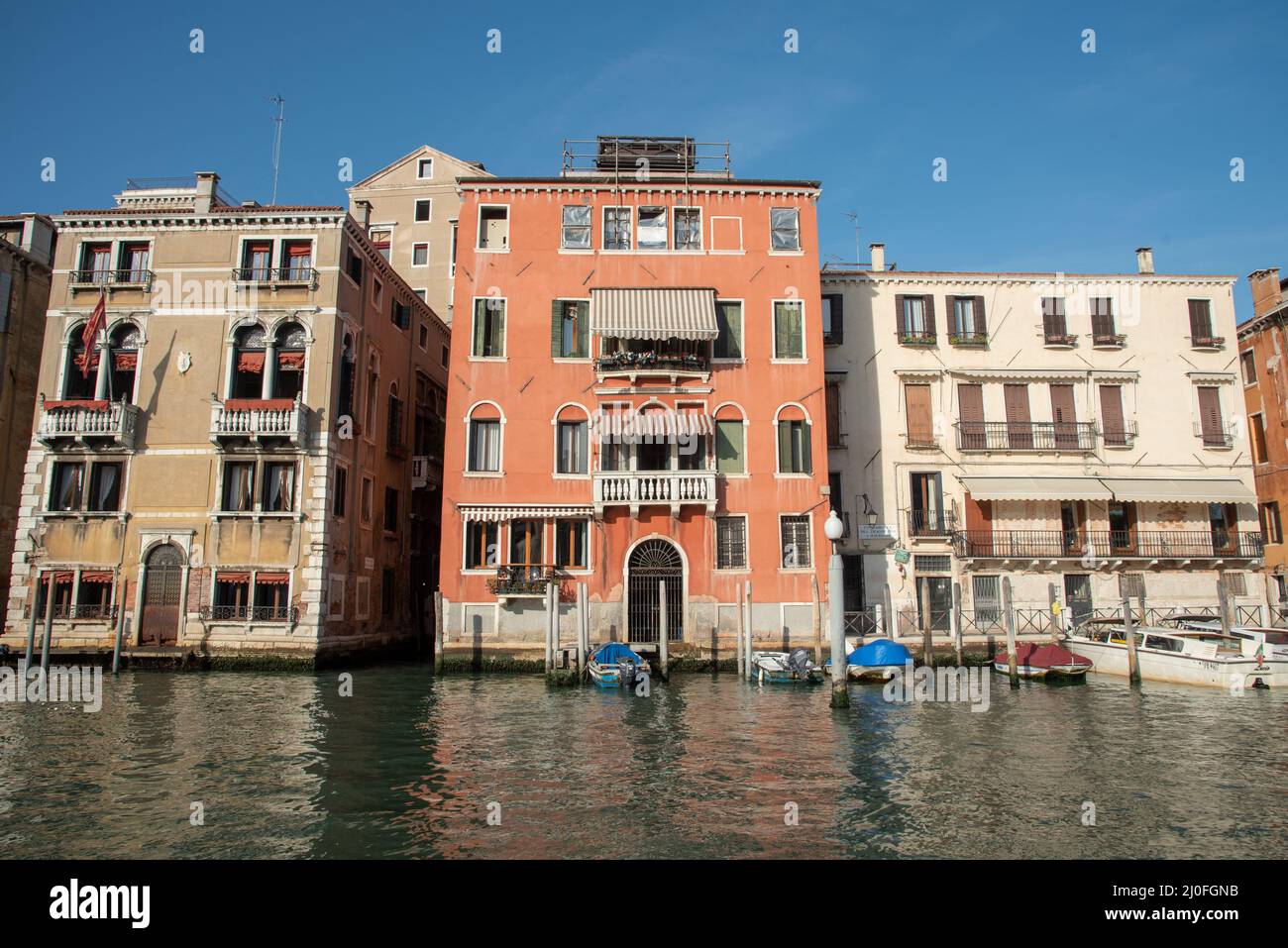 Venedig Stadtbild mit Grand Canal Wasserstraße, venezianische Architektur Boot Segeln Canal Grande. Italien Stockfoto