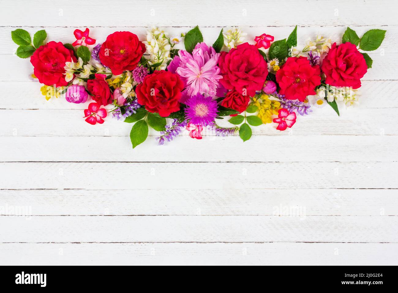 Blumen blumen rosen pfingstrosen -Fotos und -Bildmaterial in hoher  Auflösung – Alamy