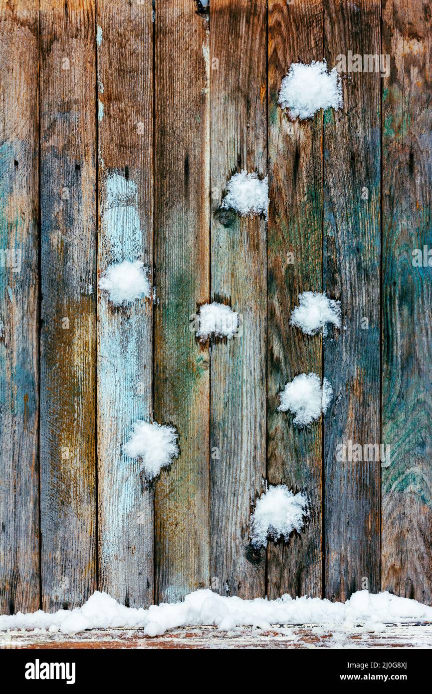Schneebälle beworfen Holz retro Grunge Kornspeicher Bord Hintergrund Stockfoto