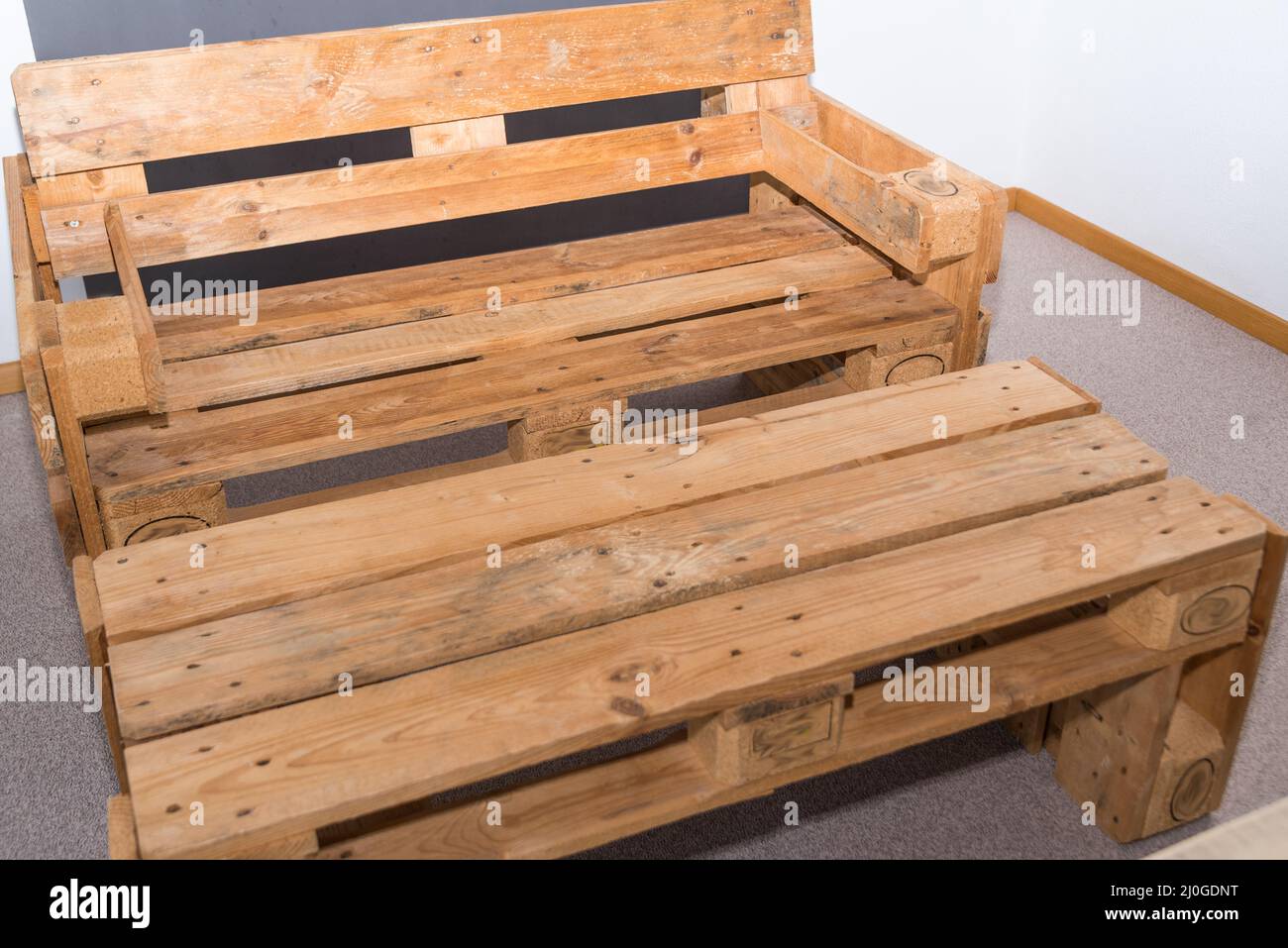 Möbel aus Europaletten - Nachhaltigkeit und Upcycling Stockfoto