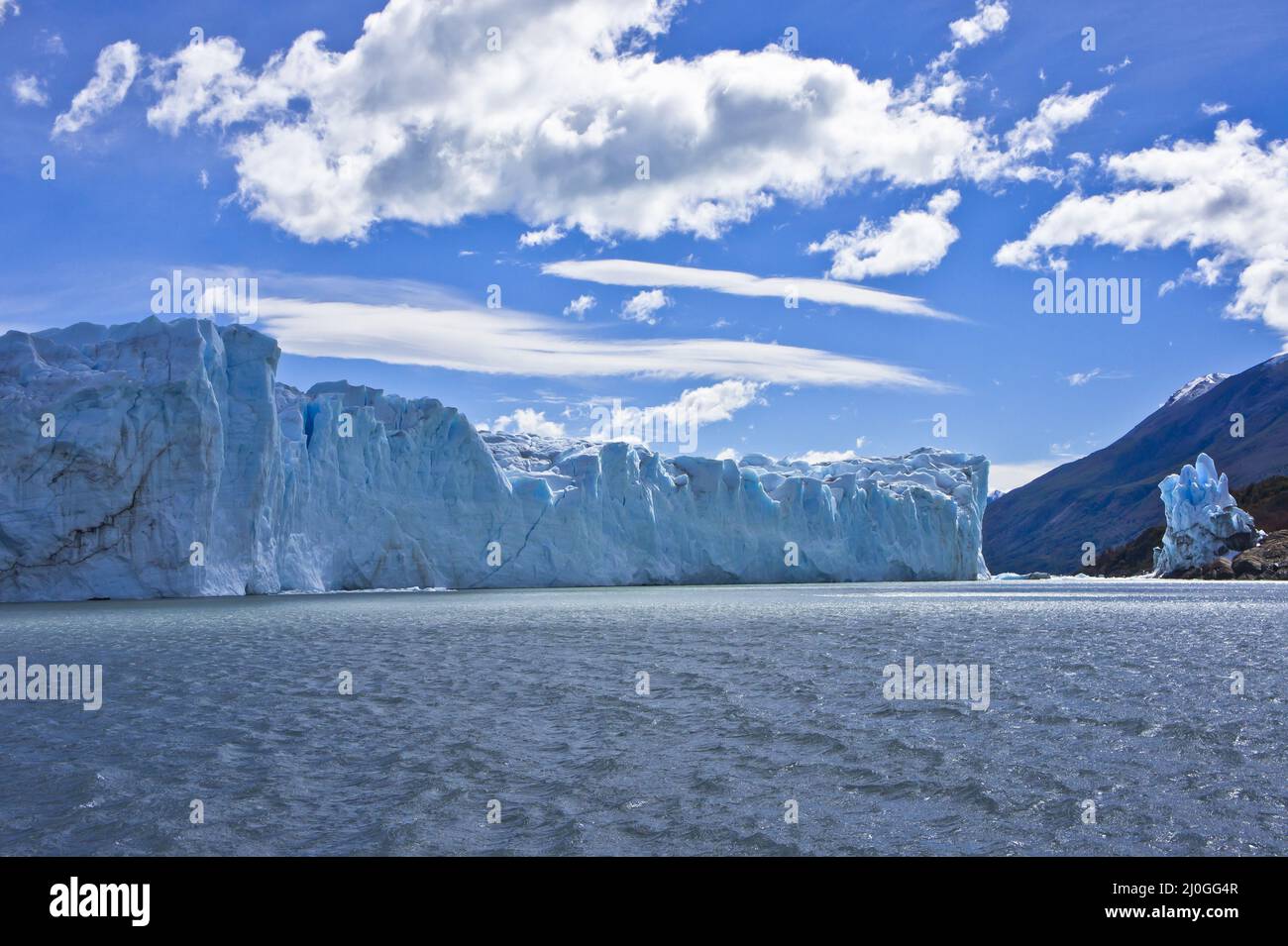 Blauer Gletscher, Blick vom See, Patagonien, Argentinien, Südamerika Stockfoto