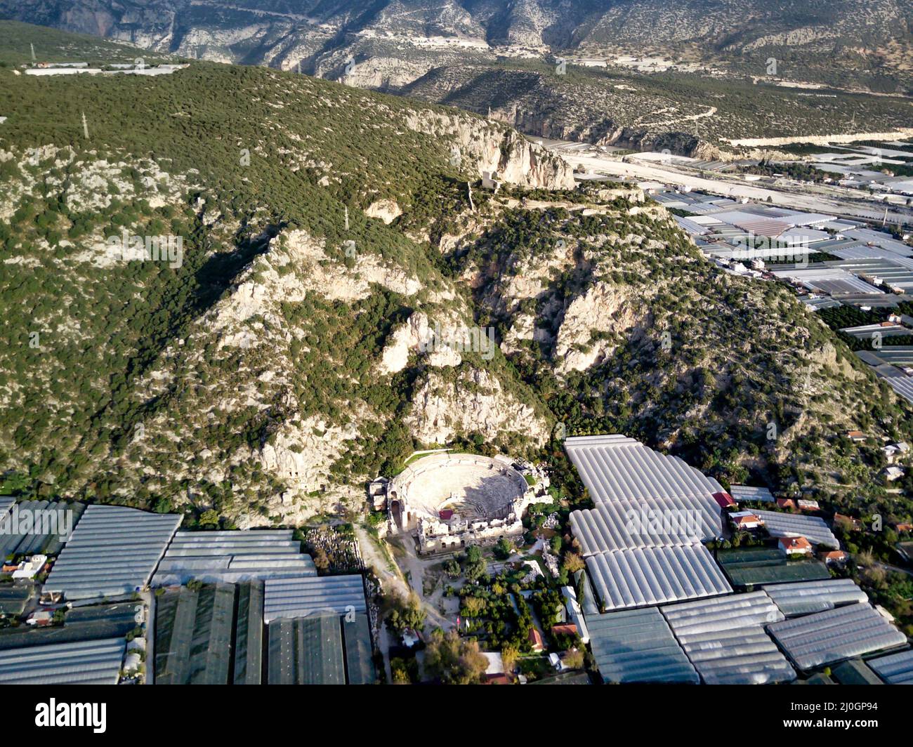 Aus der Vogelperspektive können Sie das Amphitheater und die Gräber in Myra (Demre Stockfoto