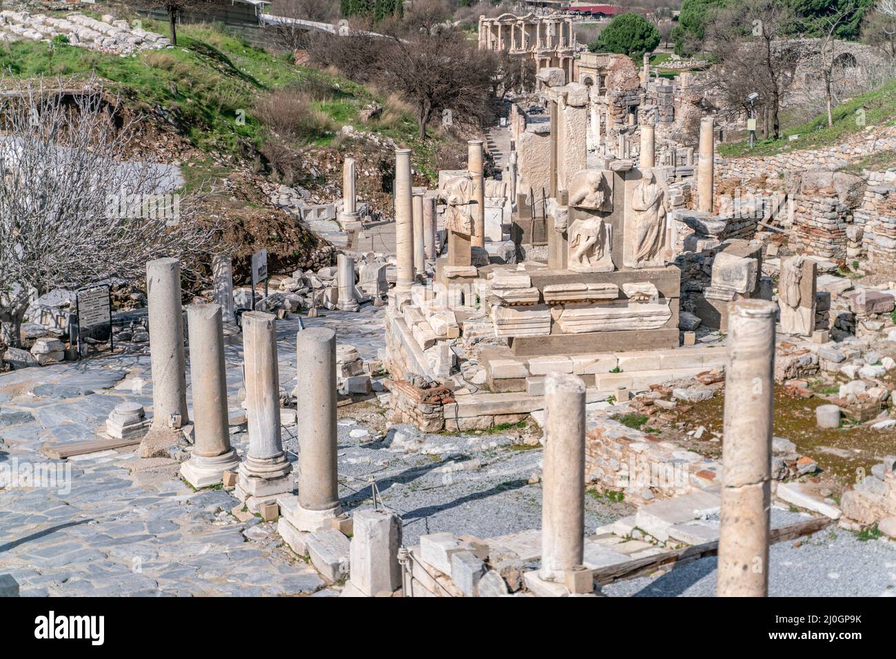 Selcuk, Izmir, Türkei - Memmius-Säulen-Denkmal in Ephesus Ruinen, historische antike römische archäologische Stätten im östlichen M Stockfoto