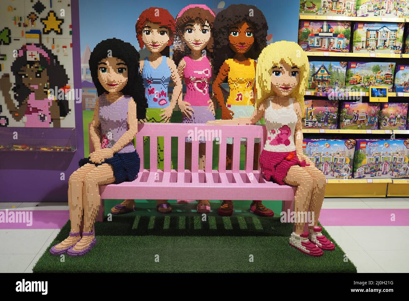 Lego. 3D Figuren aus farbigen Lego-Blöcken. Hochwertige Fotos Stockfoto