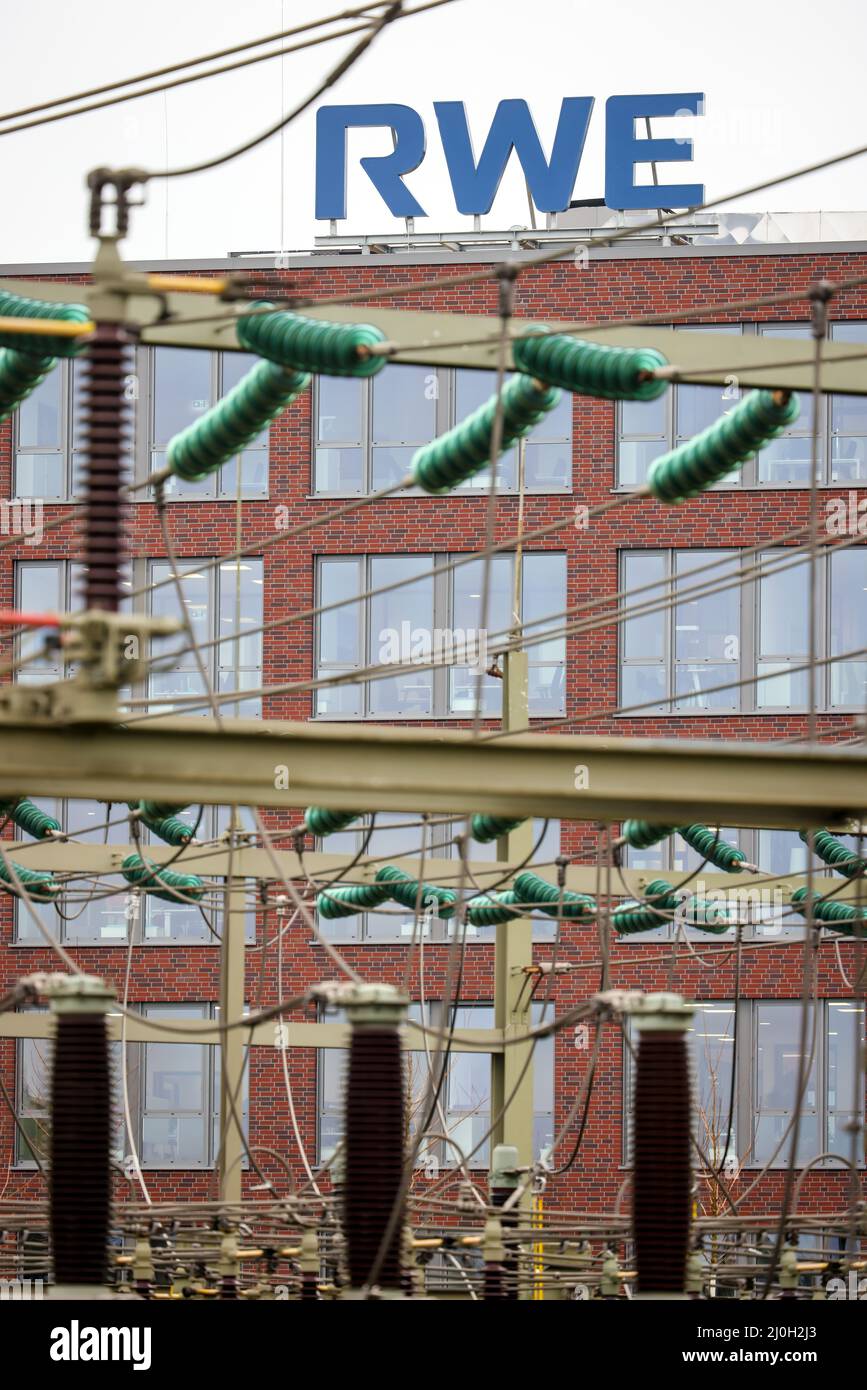 Essen, Nordrhein-Westfalen, Deutschland - RWE-Zentrale, neuer RWE-Campus mit Umspannwerk im Landkreis Altenessen. Stockfoto