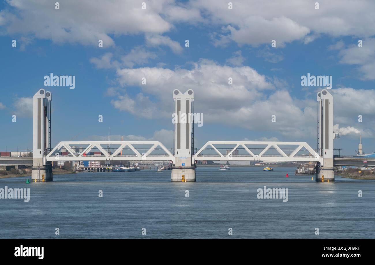 Die Botlekbrug eine Brücke in holland mit vielen Problemen von der Eröffnung Stockfoto