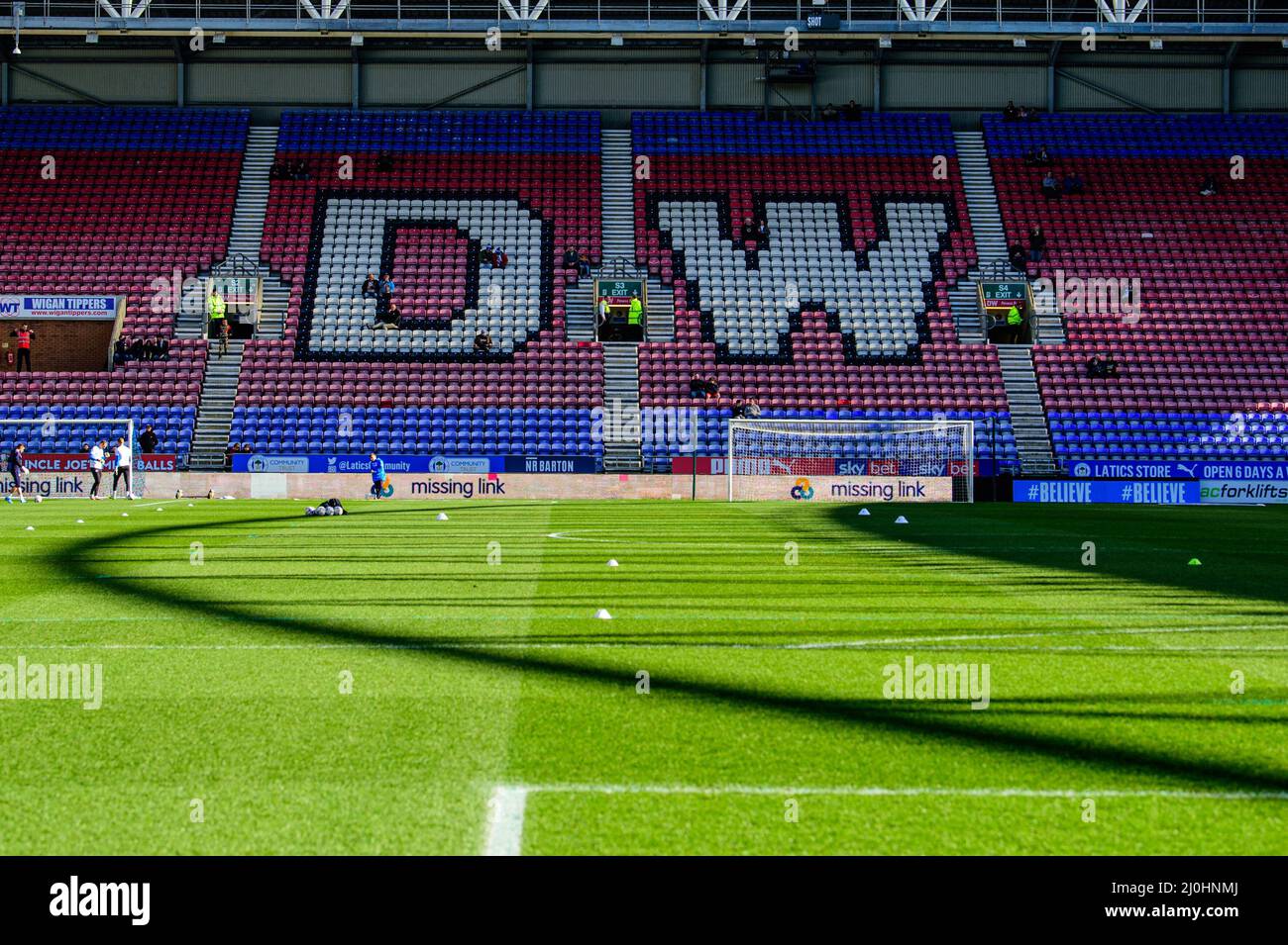 WIGAN, GROSSBRITANNIEN. MÄR 19. das DW-Stadion während des Spiels der Sky Bet League 1 zwischen Wigan Athletic und Morecambe am Samstag, 19.. März 2022 im DW-Stadion in Wigan. (Kredit: Ian Charles | MI News) Kredit: MI News & Sport /Alamy Live News Stockfoto