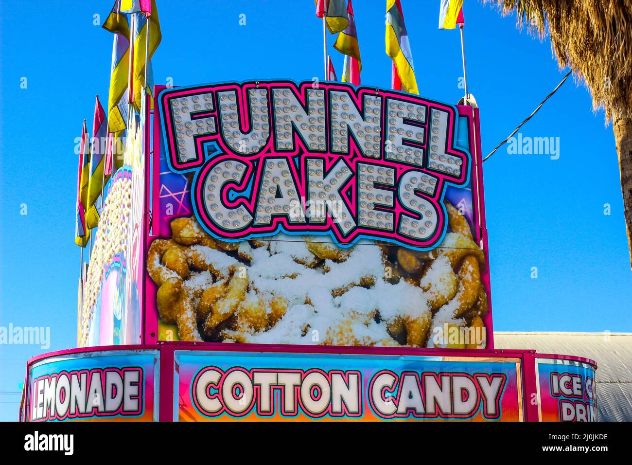 Konzession Stand Schild Werbung Trichter Kuchen Stockfoto