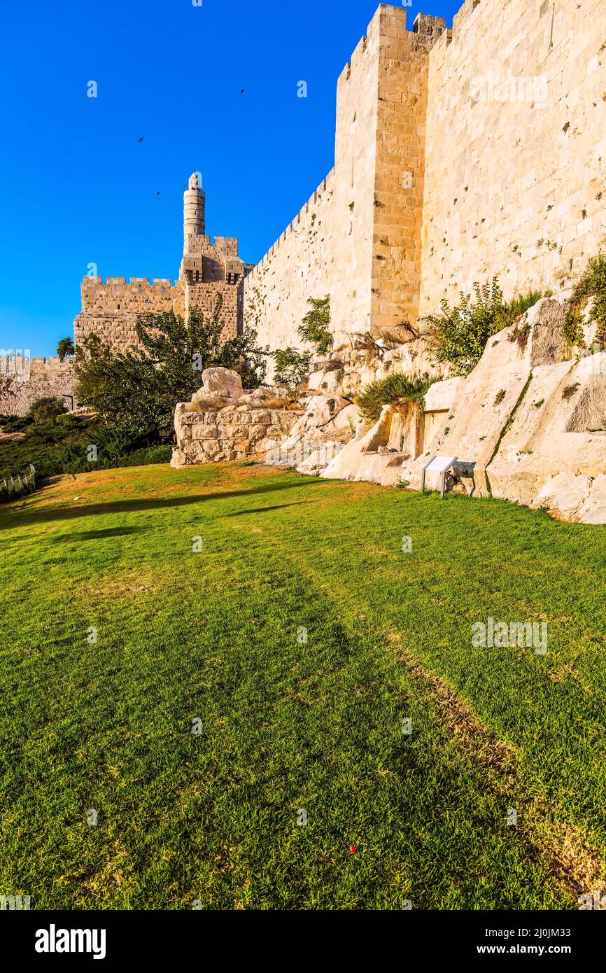 Die Festungsmauer des alten Jerusalems Stockfoto