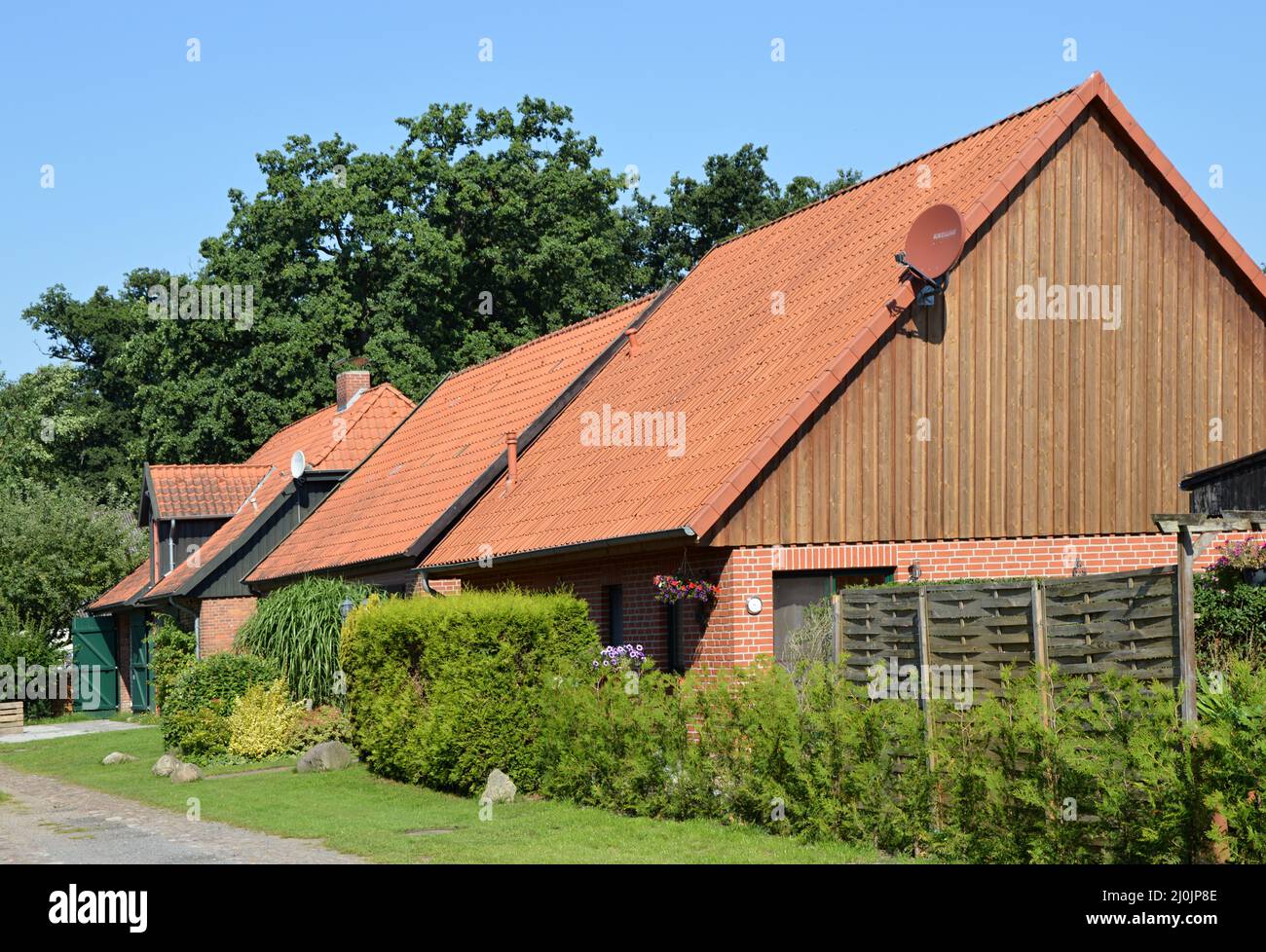 Typische norddeutsche Architektur im Dorf Ahlden, Niedersachsen Stockfoto