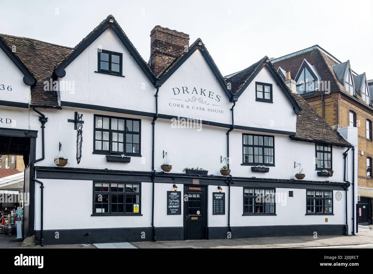 MAIDSTONE, KENT, Großbritannien - 6. SEPTEMBER: Blick auf Drakes Cork und Cask Haus in Maidstone am 6. September 2021 Stockfoto