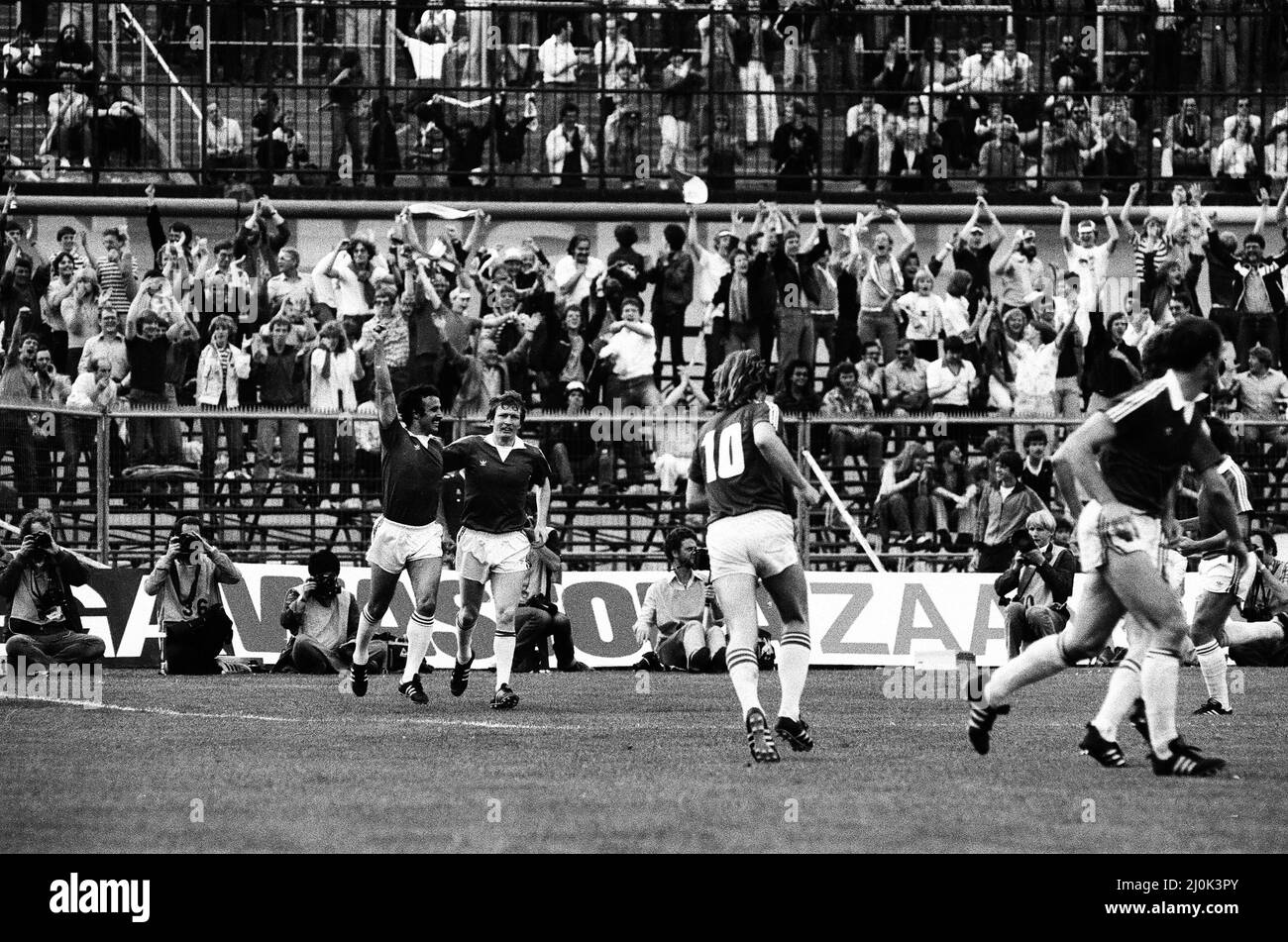 AZ Alkmaar gegen Ipswich Town in Aktion während des UEFA-Pokalfinales 2. im Olympiastadion in Amsterdam im Mai 1981. Endergebnis: AZ Alkmaar 4-2 Ipswich Town Ipswich Town mit UEFA Cup 5-4 in der Zusammenfassung. Stockfoto