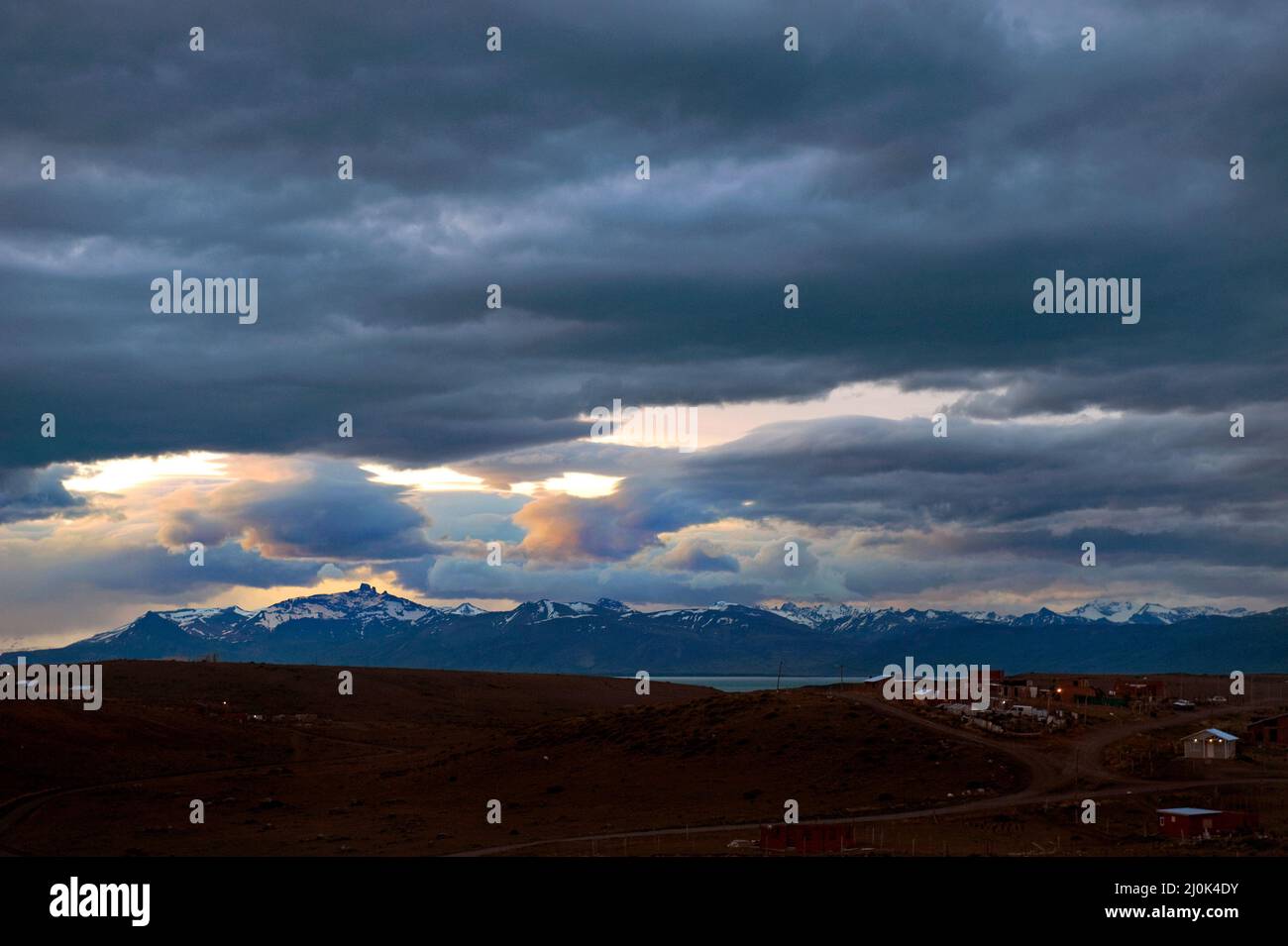 Landschaft nach Sonnenuntergang in der Nähe von El Calafate, Patagonien, Argentinien Stockfoto