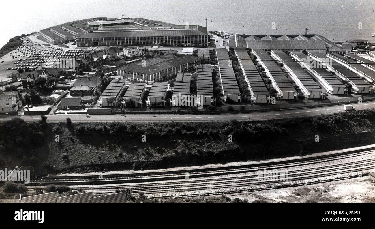 Barry Island Butlins Holiday Camp - eine Luftaufnahme des Butlins Holiday Camps, aufgenommen von einem Gazelle-Hubschrauber von RAF Shawbury, der von FL/LT Nigel Brewerton gesteuert wurde. Der Hubschrauber war am letzten Tag der RAF Town Show bei einem Besuch in Barry. 10.. August 1982. Stockfoto