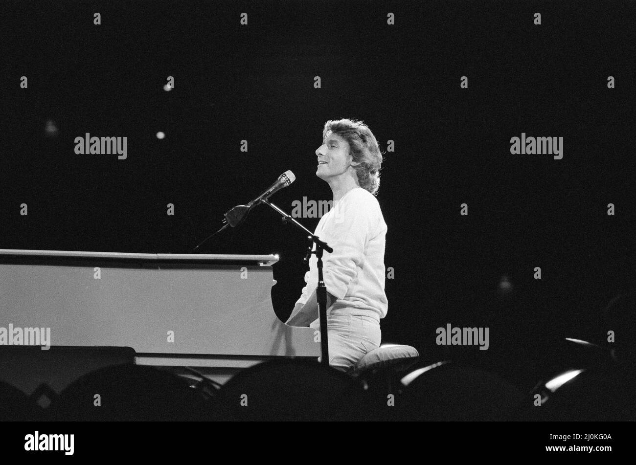 Barry Manilow bei einem Konzert im Hartford Civic Center, Hartford, Connecticut, Amerika. Dezember 1981. Stockfoto