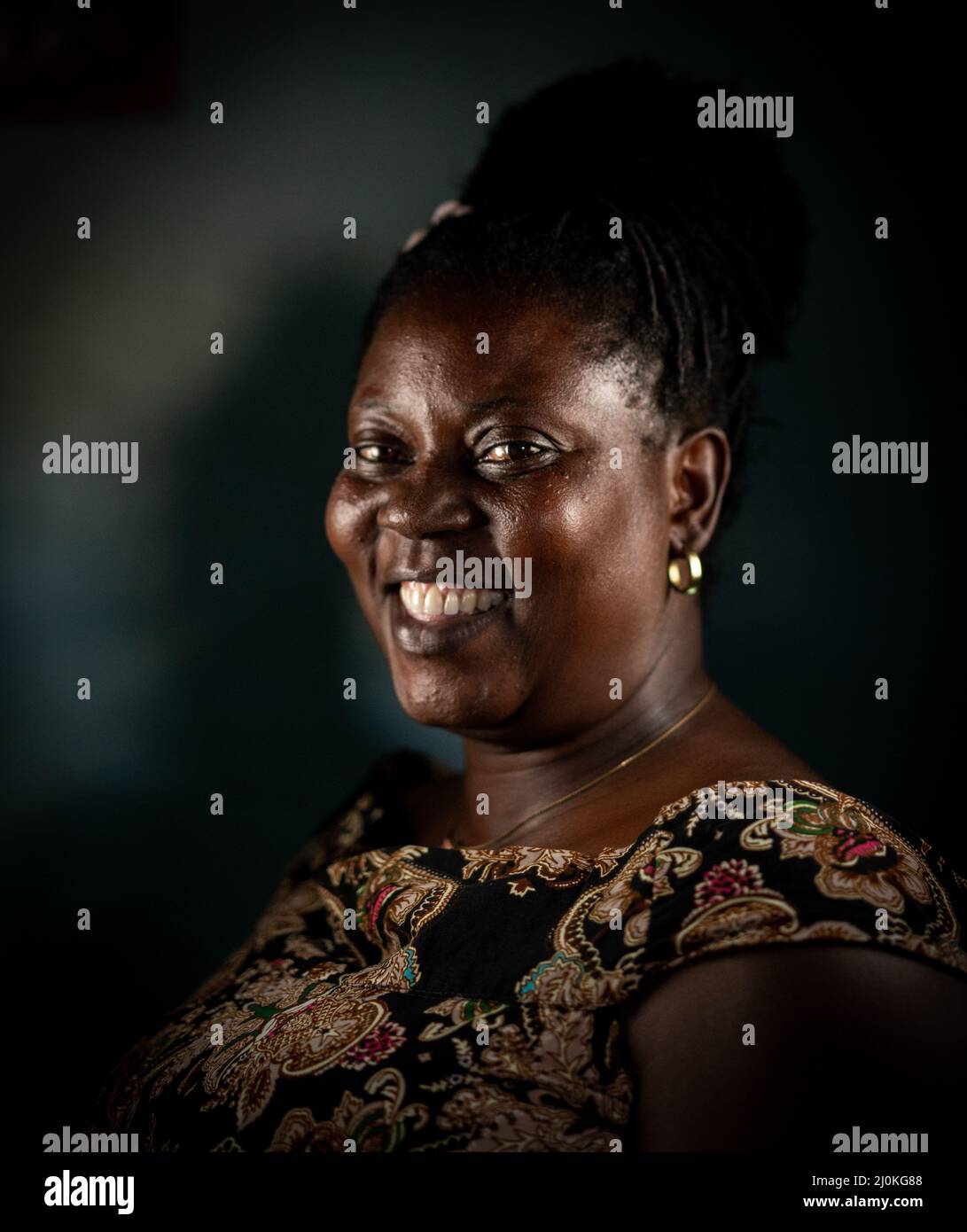 Ältere afrikanische schwarze Frau Porträt Stockfoto