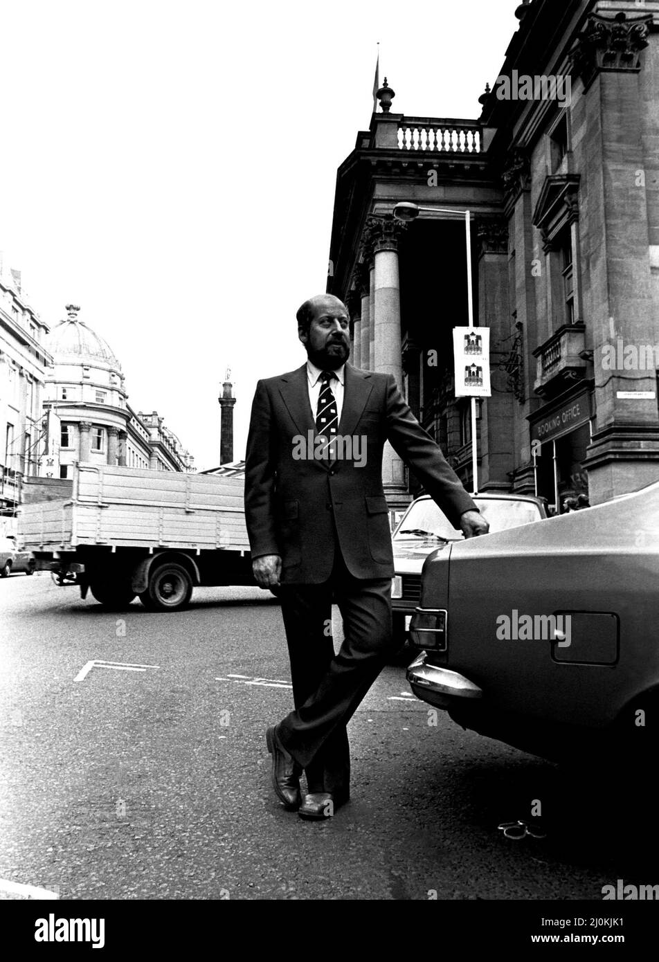 Sir Clement Freud vor Newcastles Theatre Royal 10. Oktober 1980 Stockfoto