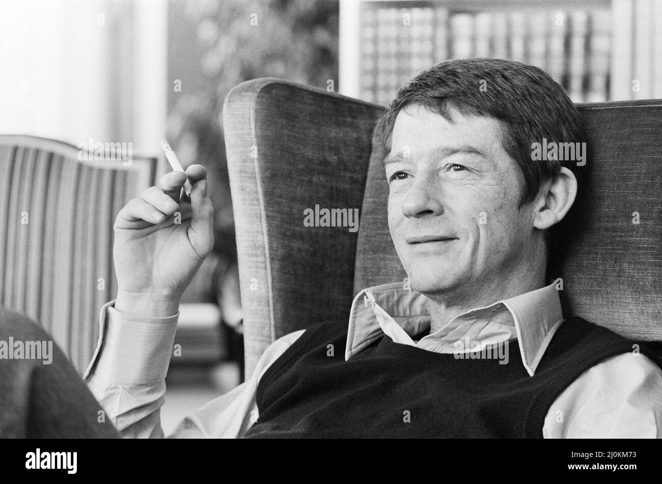 John Hurt, aufgenommen 1982 in Deutschland.John ist in Deutschland, um Night Crossing zu Filmen, die wahre Geschichte, wie die Familien Strelzyk und Wetzel am 16.. September 1979 in einem selbstgemachten Heißluftballon aus der DDR in den Westen flüchteten. John Hurt spielt Peter Strelzyk in dem Film. Bild aufgenommen am 14.. Februar 1982 Stockfoto