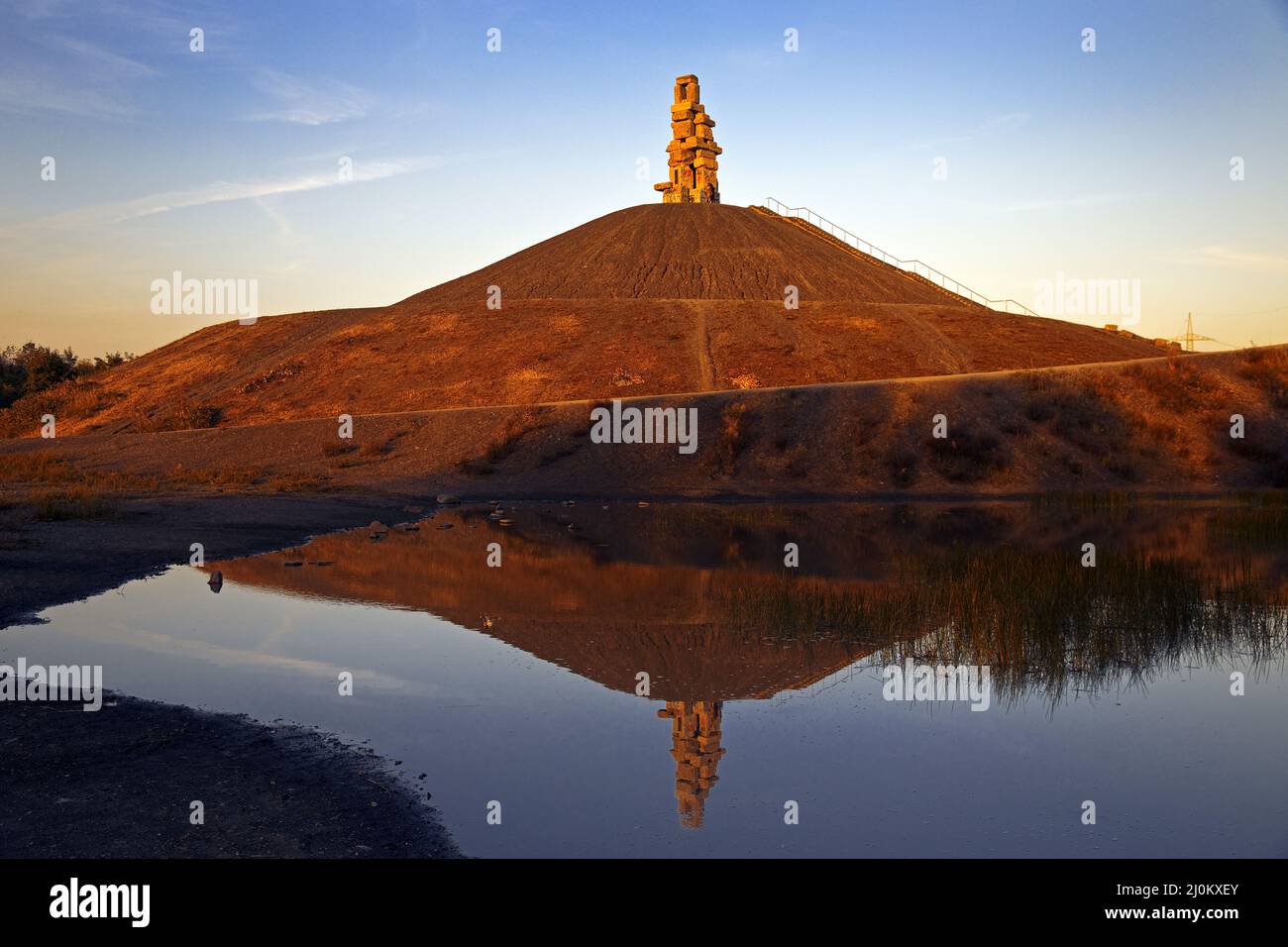 Halde Rheinelbe im letzten Abendlicht, Gelsenkirchen, Ruhrgebiet, Nordrhein-Westfalen, Deutschland Stockfoto