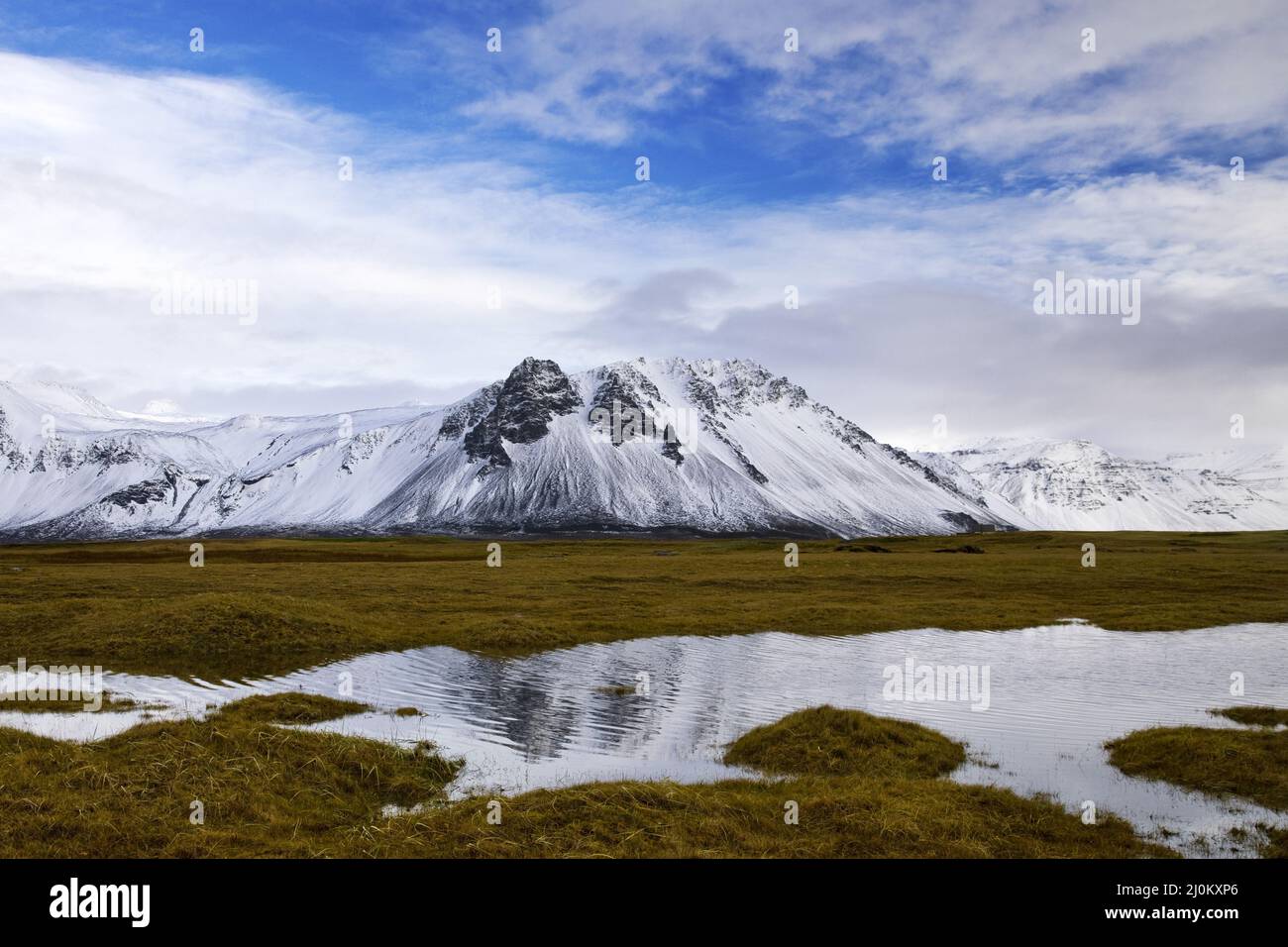 Bergpanorama mit Schnee im Herbst, Langaholt, SnÃ¦fellsnes, Westisland, Island, Europa Stockfoto