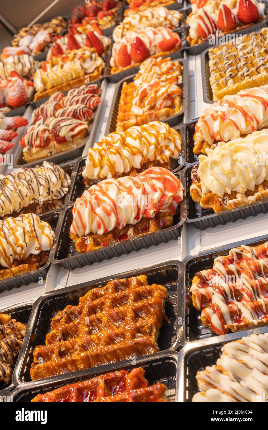 Traditionelle belgische Waffeln im Schaukasten. Brüssel Stockfoto