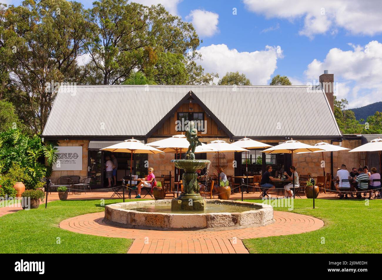 Der schöne Innenhof des Cafe Enzo im Hunter Valley - Pokolbin, NSW, Australien Stockfoto